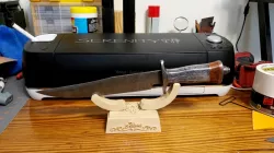 Large Knife Display Stand