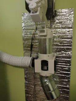Filastruder fume extraction enclosure
