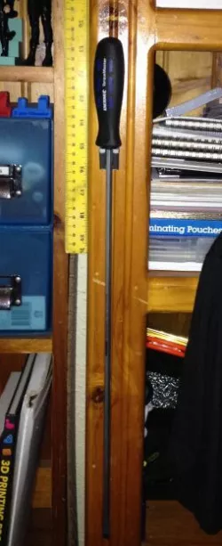 Quick and simple holder for long screwdrivers