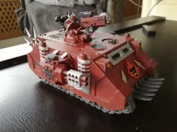 Word Bearers like Chaos Land Raider / Rhino