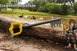 Kingdom Keyblade (Sora's Keyblade) - Kingdom Hearts - Cosplay Prop
