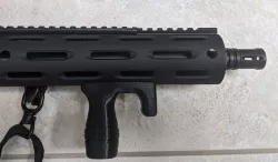 Modded Vertical foregrip mp5k style (M-lok)