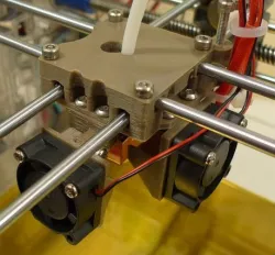 Frankenstein hotend mount for makibox