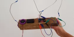 Holder for Wire Loop, a game to play with your microbit