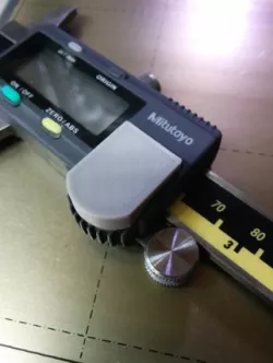 Mitutoyo digital calipers battery cover