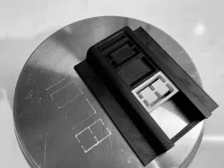 Engraving guide