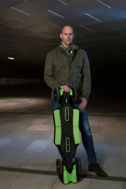 Faraday Motion Hyperboard R2