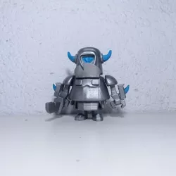 Figure of mini PEKKA Clash Royale