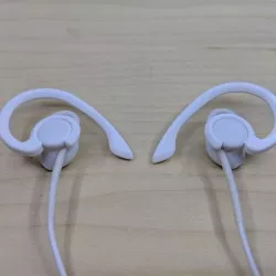 Google Pixel 3 earbuds hook
