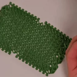 MAGNETIC Chainmail Wallet with exposed Magnets