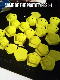 "Makertjej" LED Charm V2