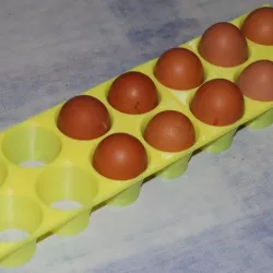 Egg holder (extensible and customizable)