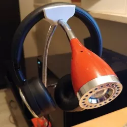 Flex lamp headphones mount