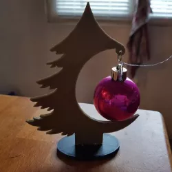my beautiful tree and its decorative balls