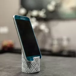 Textured column phone stand