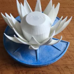 Ultrasonic Bug Repelling Floating Waterlily