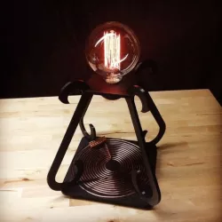 Wirelessly Powered Tesla Desk Lamp