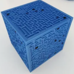 Cube Labyrinth