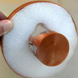 Floater for mist maker
