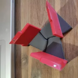 Kinetic Mobius Kaleidocycle Box