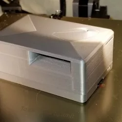 Quiet Raspberry Pi 4B case with active cooling
