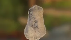 927