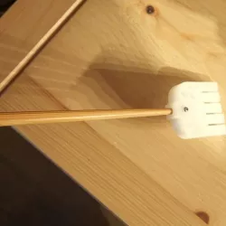 Back Scratcher Claw, chopstick mountable