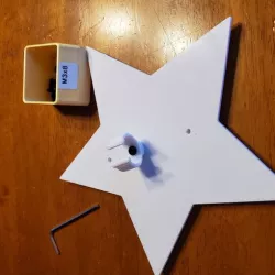 Christmas Tree Clip-On Star