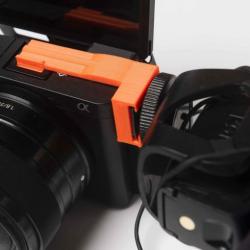 STL file Sony A6400 Cage v2 (6100, 6300) 📷・3D printing model to