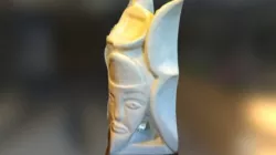 Moon shell