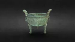 波帶紋列鼎Ding Cauldron with Wave Band Patte(R020412)