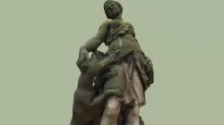 Sandstone statue at the little phesant castle