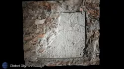 Cruciform graffiti in Villarrubia Jail (Spain)