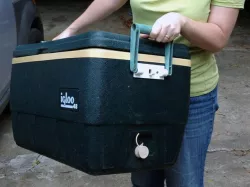 Igloo Handle Bracket