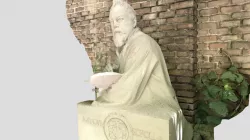 Sorolla statue_Trino