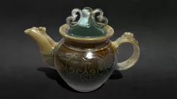 Tea pot
