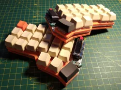Corne (crkbd) split keyboard thick plates