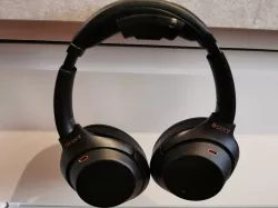 Sony WH-1000XM3 Headphones - Desk mount