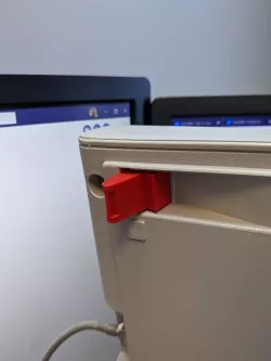 IBM Model M -Stay up"-leg 