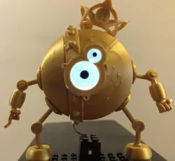 Queenie Dingbot
