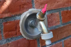 Water crane key