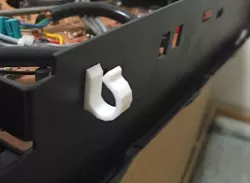 Bang & Olufsen 5500/6500/7000-series internal cable mount hook