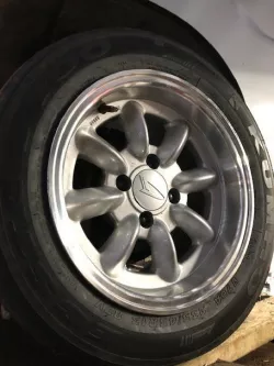 Daihatsu logo center caps 68MM