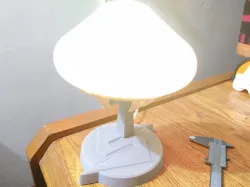 Metroid desk Lamp