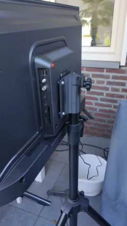 TV bracket for on a speaker stand (tripod)