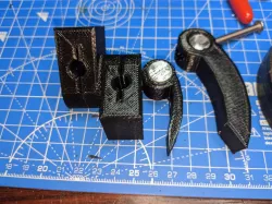 Cam action Hirth joint locking swivel