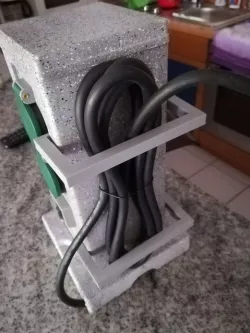 Clamp for power socket pillar / Klammer für ALDI Steckdosensäule