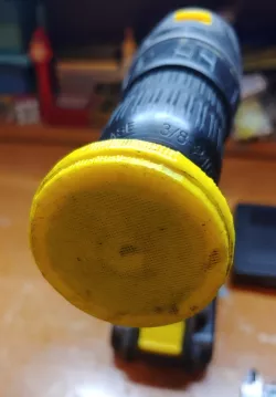 Demagnetizer (degausser) drill attachment