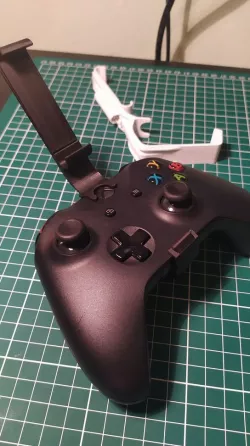 Smartphone holder for xbox one controller