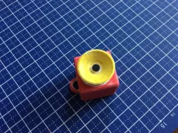Super Horn keychain (Mario Kart 8)